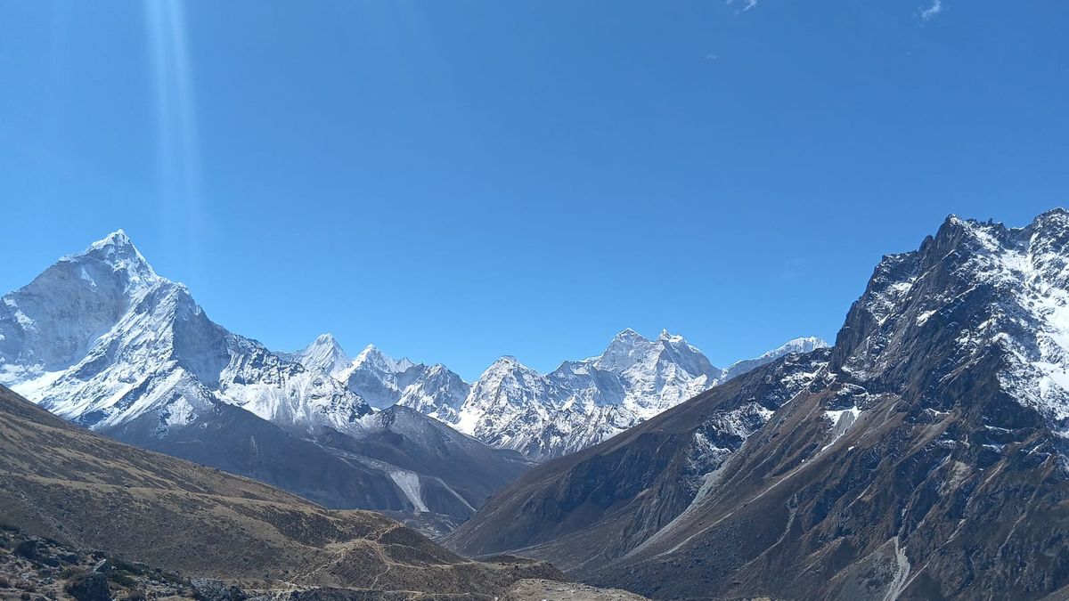 Everest Base Camp Trek Package: 14 Days Journey to the Foot of Mount Everest
