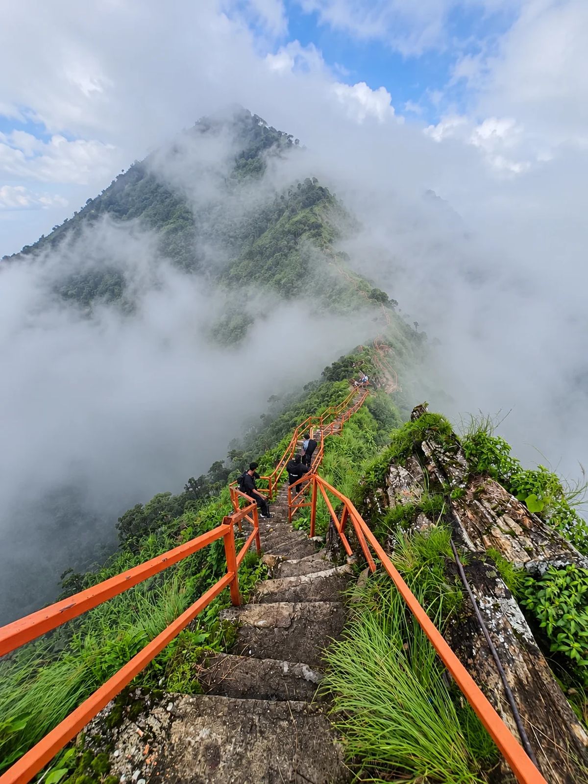 Latarambeshwor Mahadev: Sacred Temple & Hiking Destination 2027 photo 3