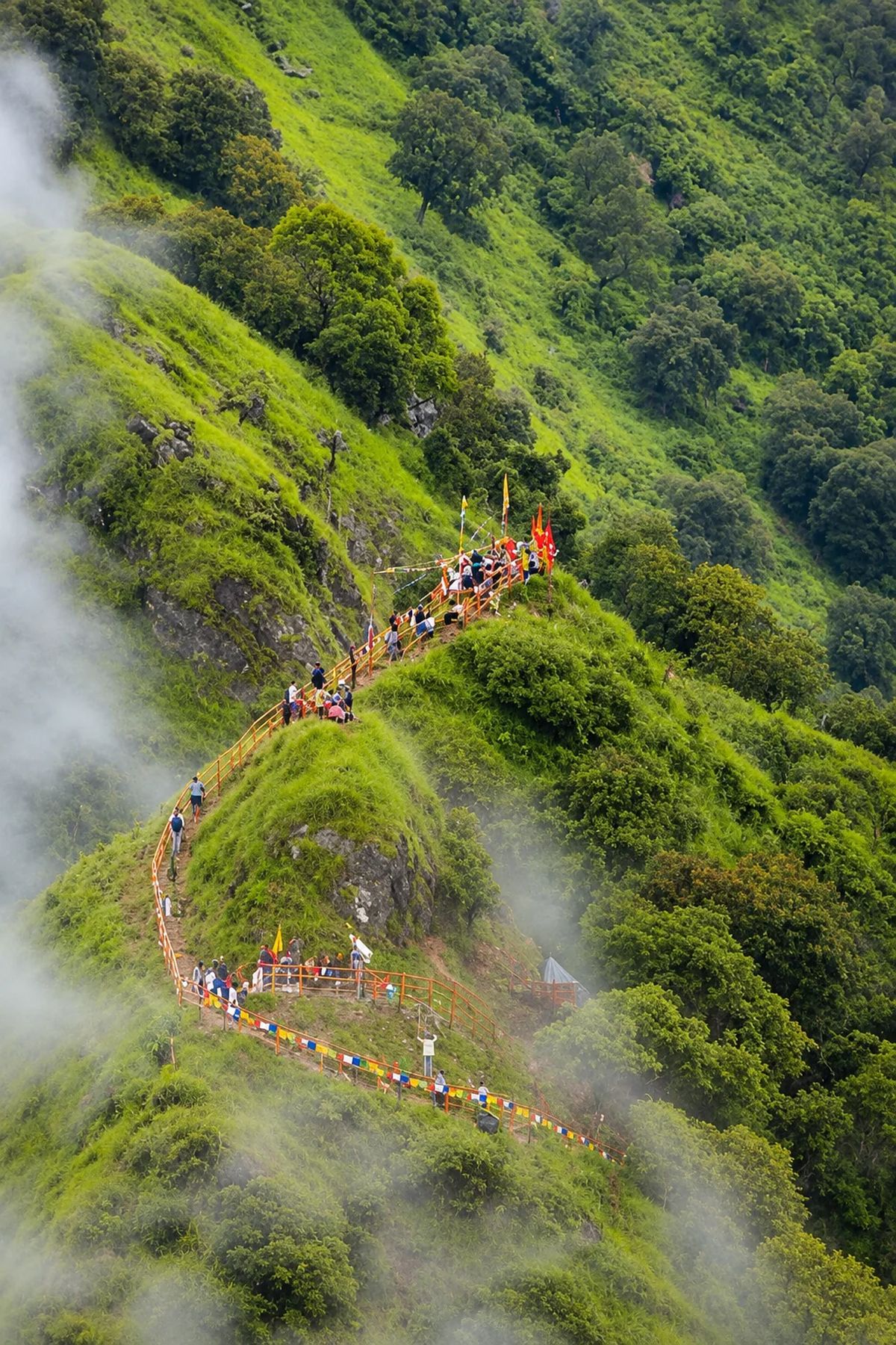 Latarambeshwor Mahadev: Sacred Temple & Hiking Destination 2027 photo 4