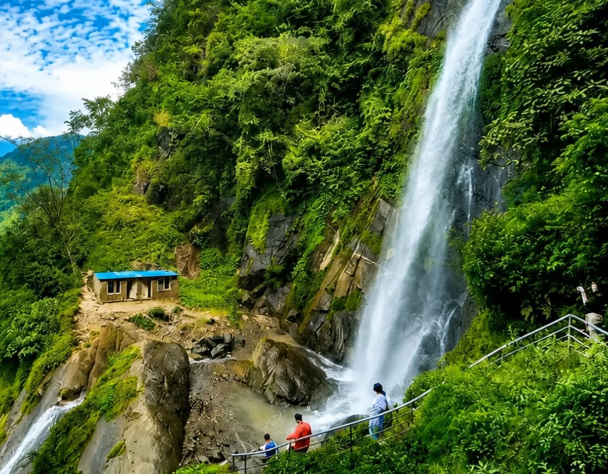 Kathmandu to Kakani Nature Tour with Waterfall, Strawberry Farm and Sunset